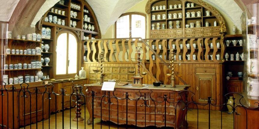 Apothecary furnishings from the former prince-bishops' court pharmacy in Bamberg at the German Apothecary Museum